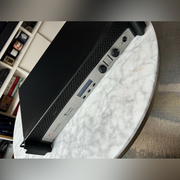 Crown Episode CDi 1000 2 Channels LCD Screen Power Amplifier “Pre Owned” - Picture 1 of 8